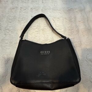 Guess Elegant Black Shoulder Bag